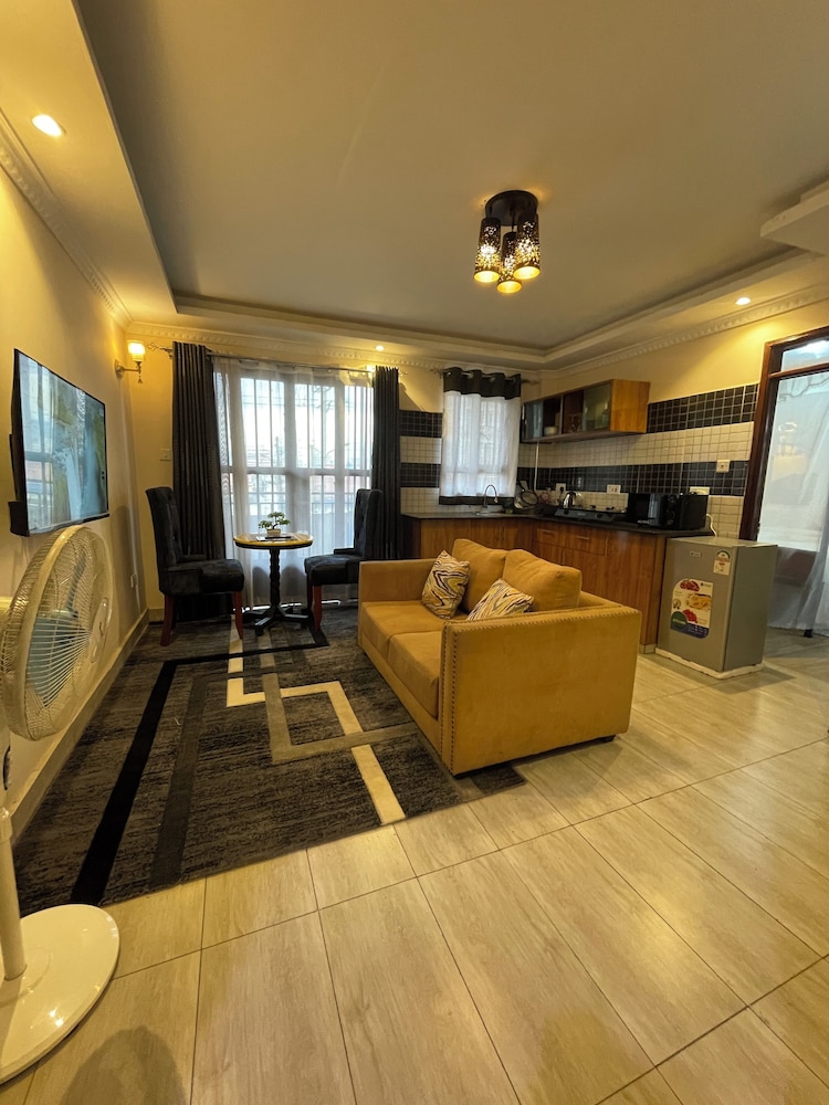 Toque Hotel & Lounge 41/50