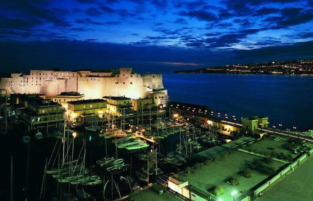 Grand Santa Lucia Hotel in NAPLES