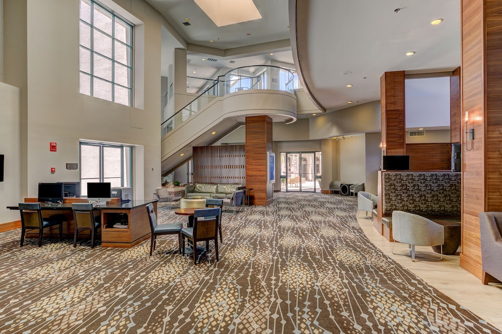 Hilton Phoenix Airport 8/56