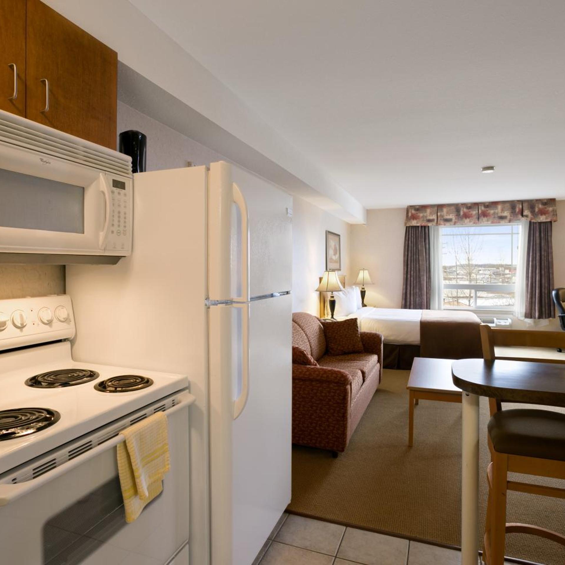 جناح بسرير بطابقين وسرير كوين بغرفة نوم واحدة، Super 8 By Wyndham Fort Nelson Bc 5/6