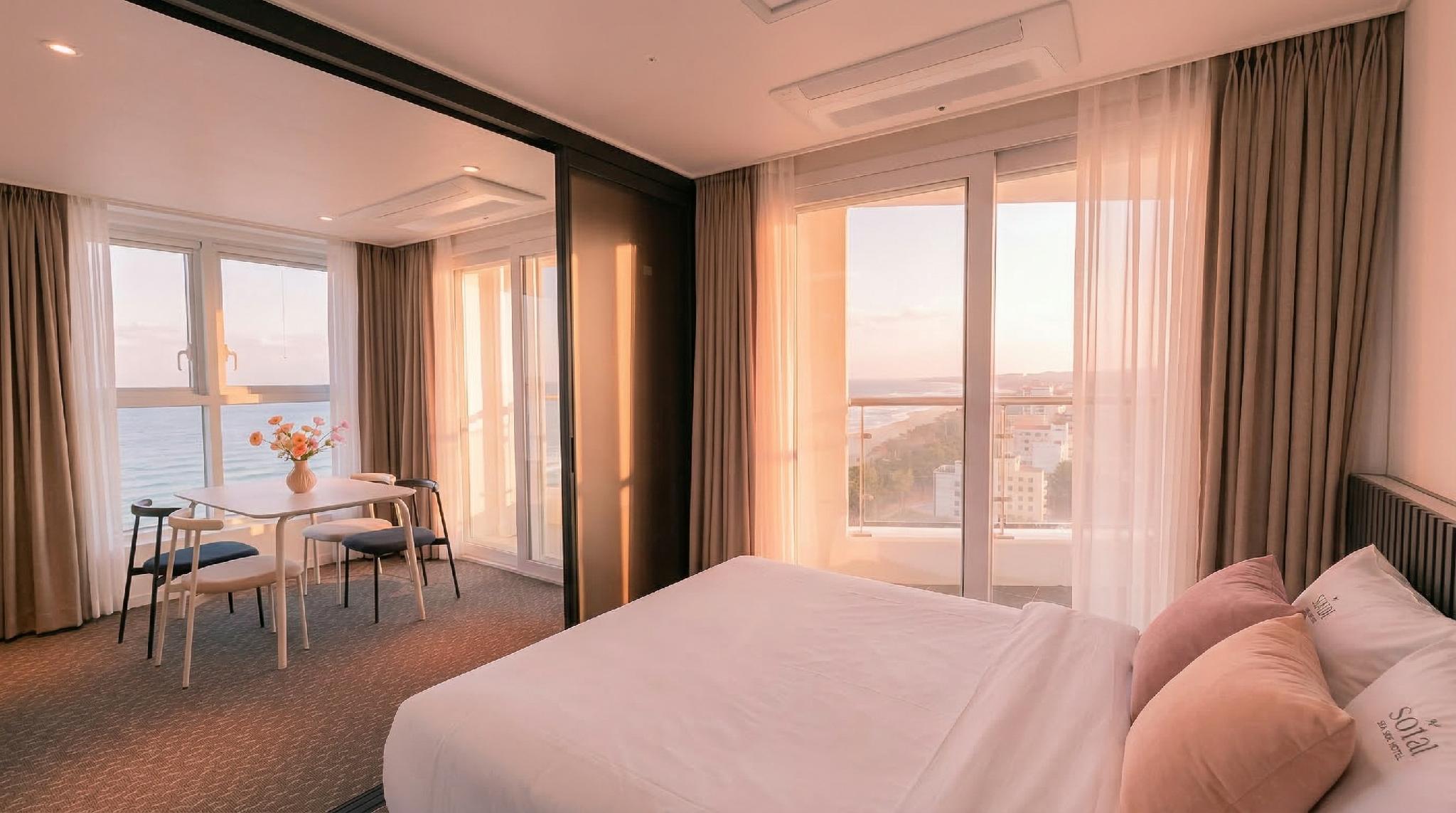 Club, Panorama, Queen Bed