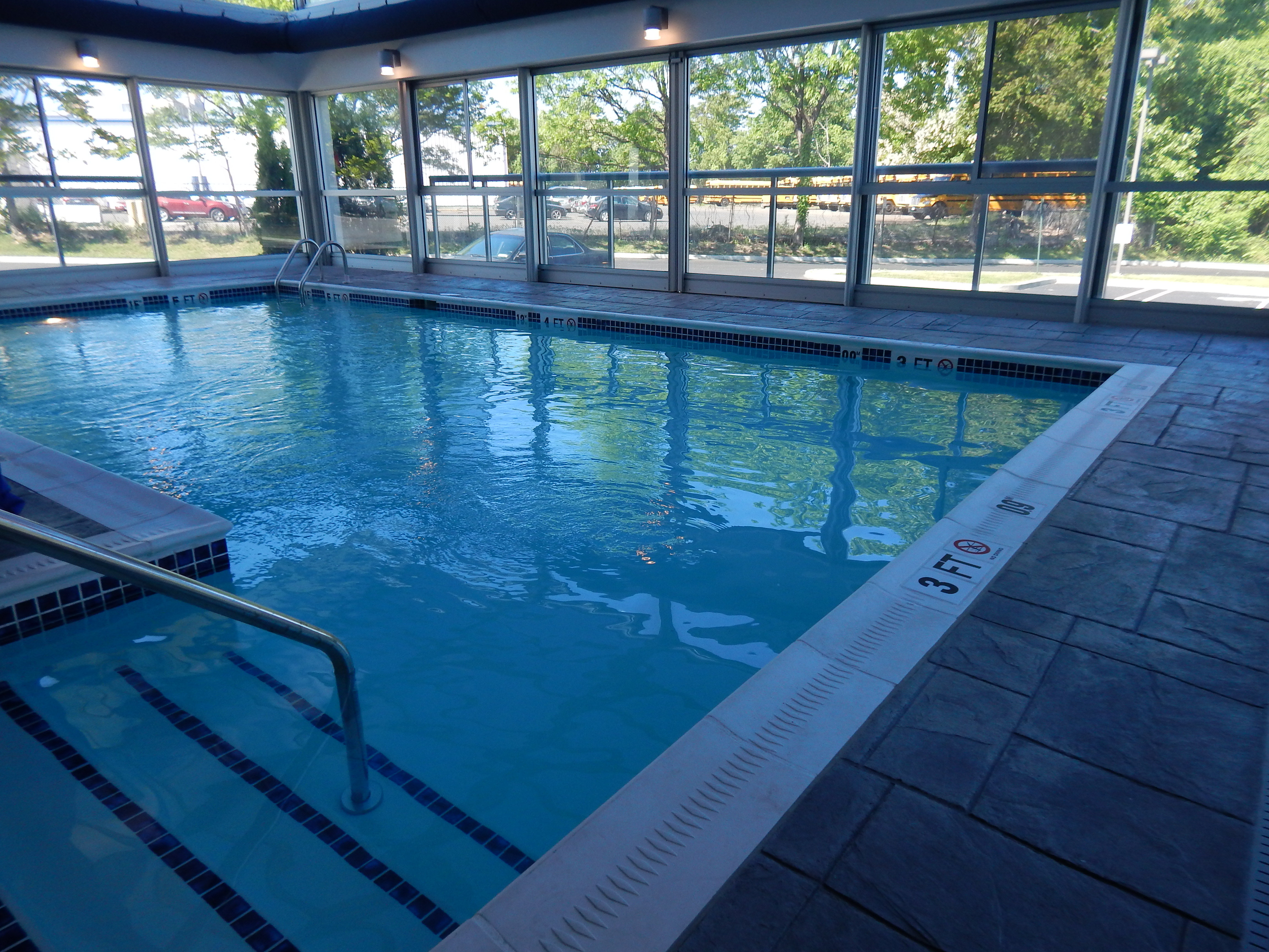 Holiday Inn Express Suites Milford 26/50