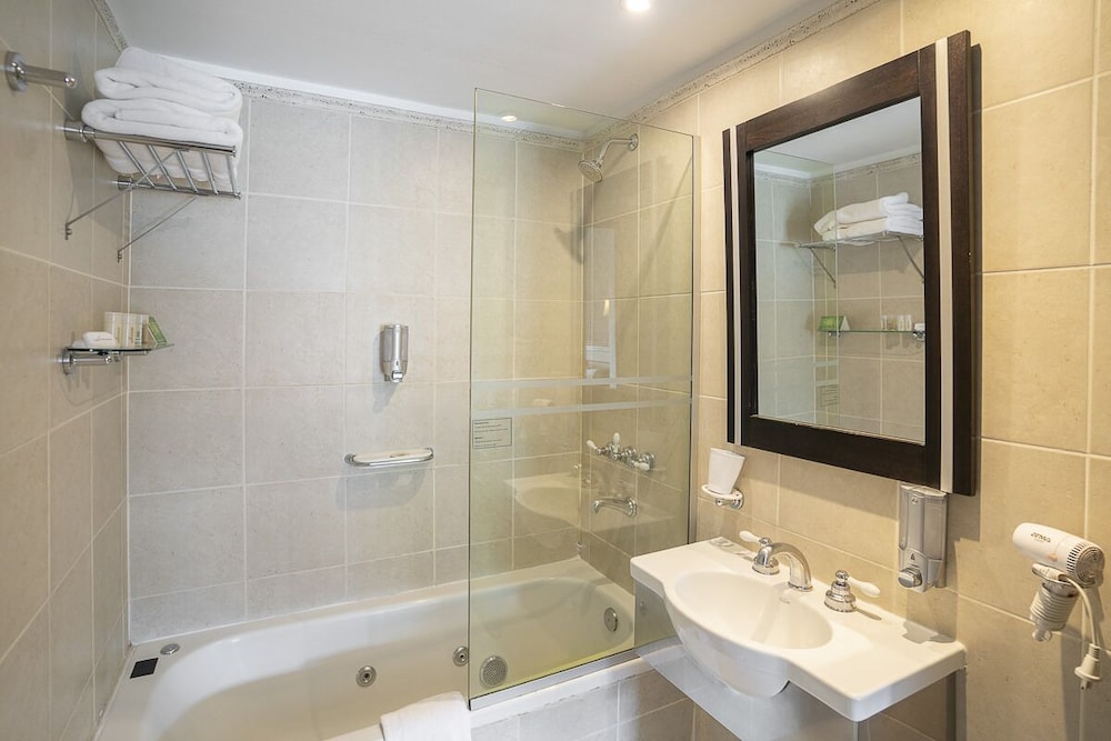 LENNOX HOTEL USHUAIA 60/60