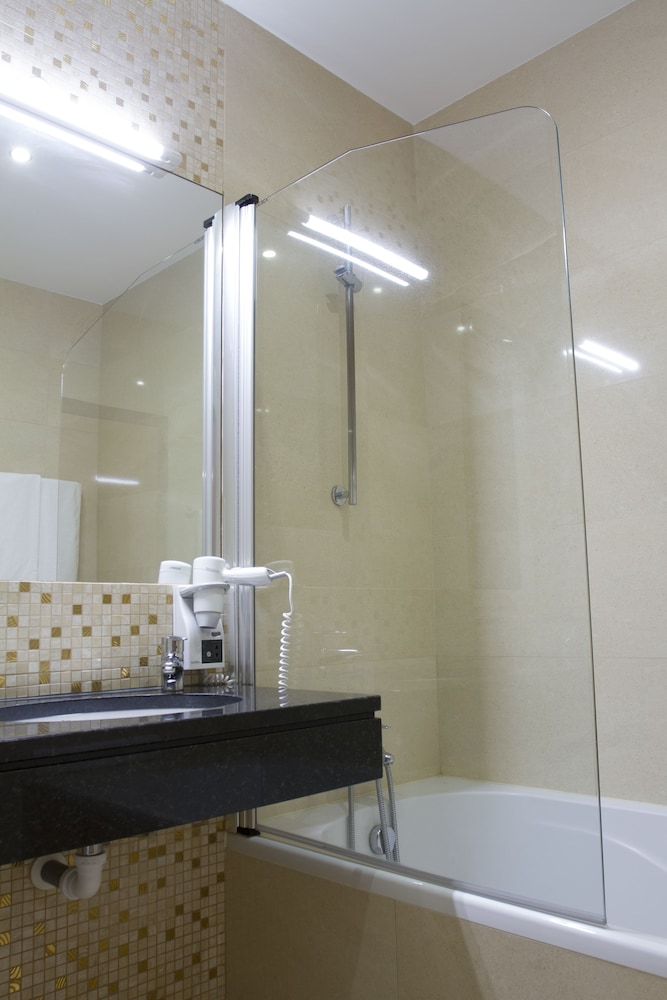 HOTEL AGUIAR DA PENA 39/41