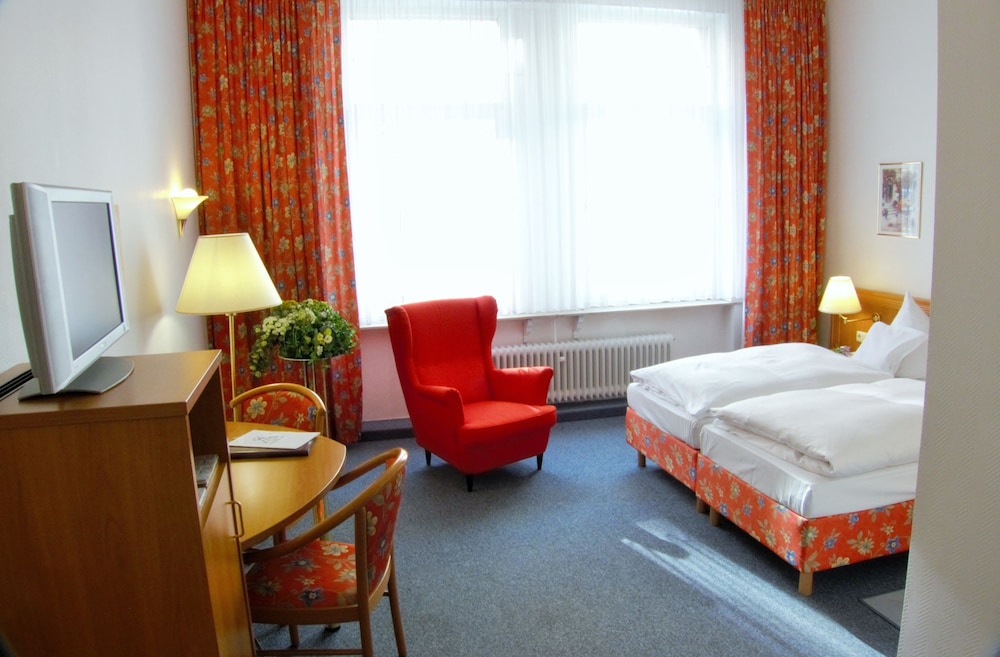 Hotel Alpha 13/68
