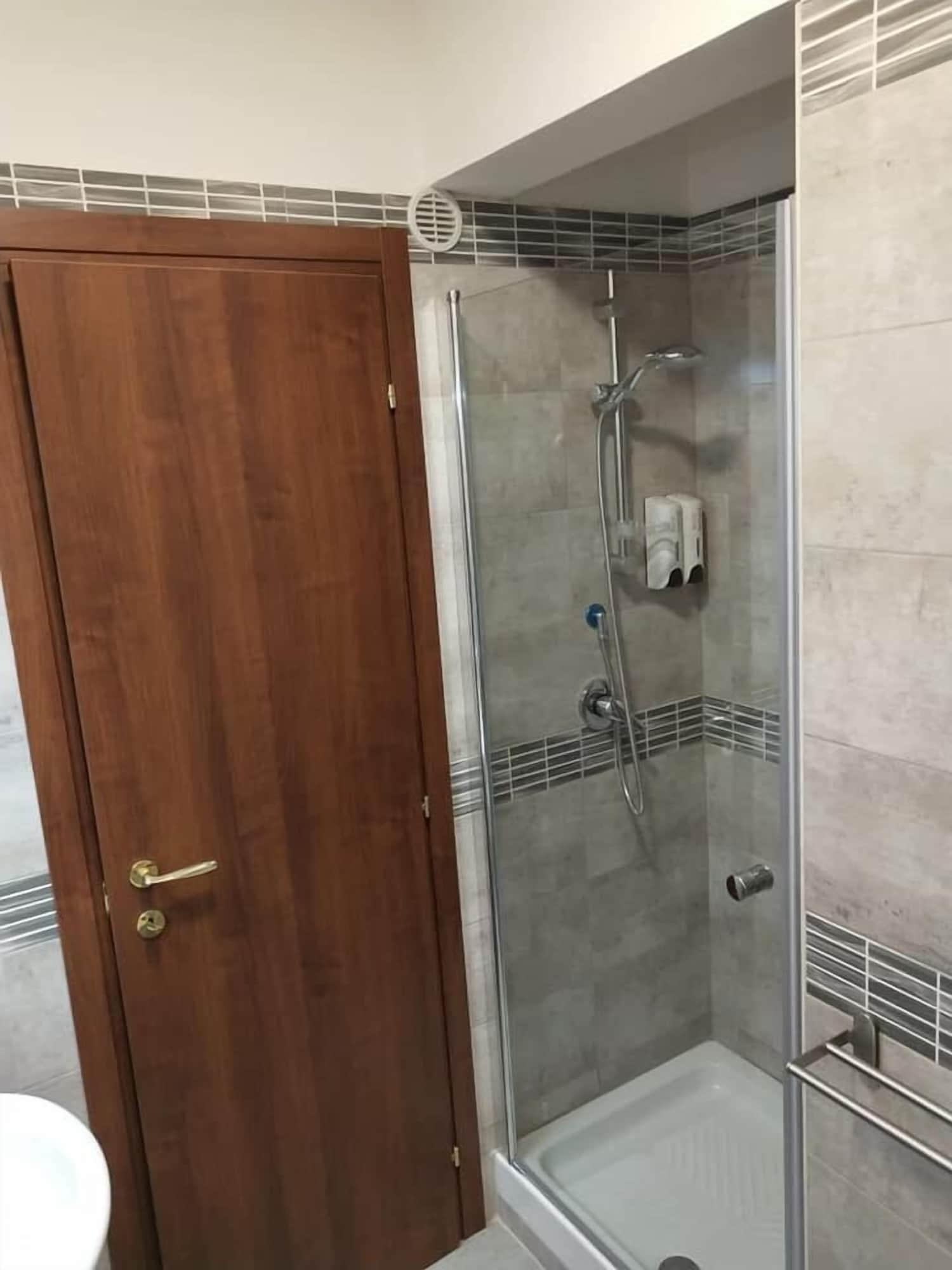 Seven Miracles Inn 36/40