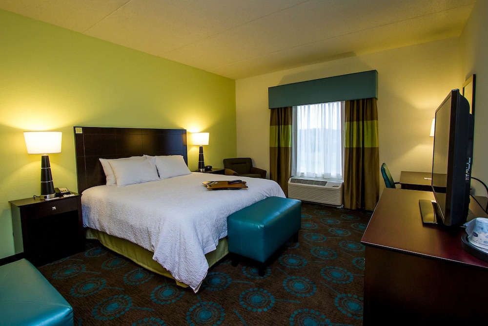 Hampton Inn Fayetteville 19/62