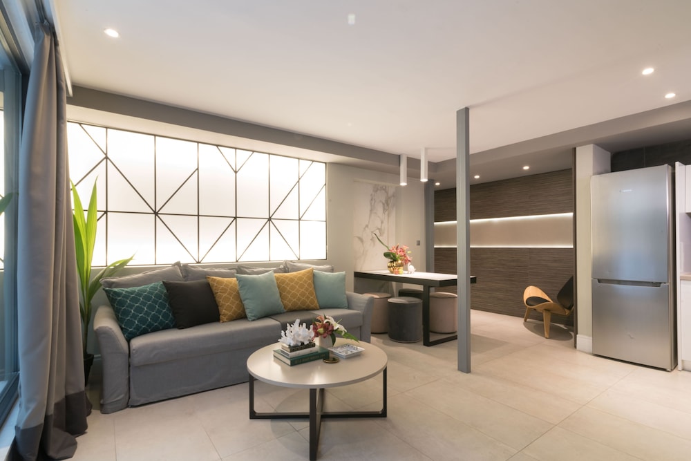 47 Luxury Suites 47/73