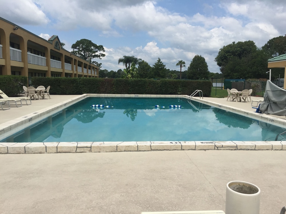 Budget Inn Sanford 1/40