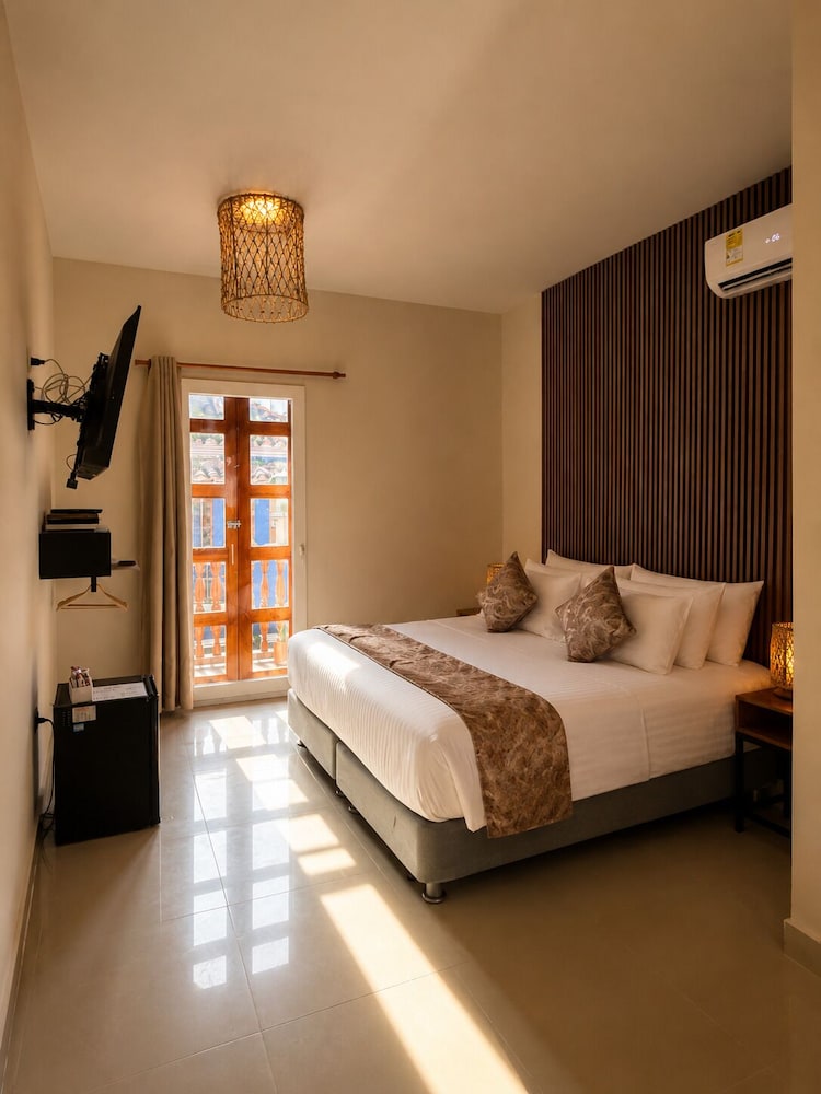 Ethnic Thematic Hotel 14/50