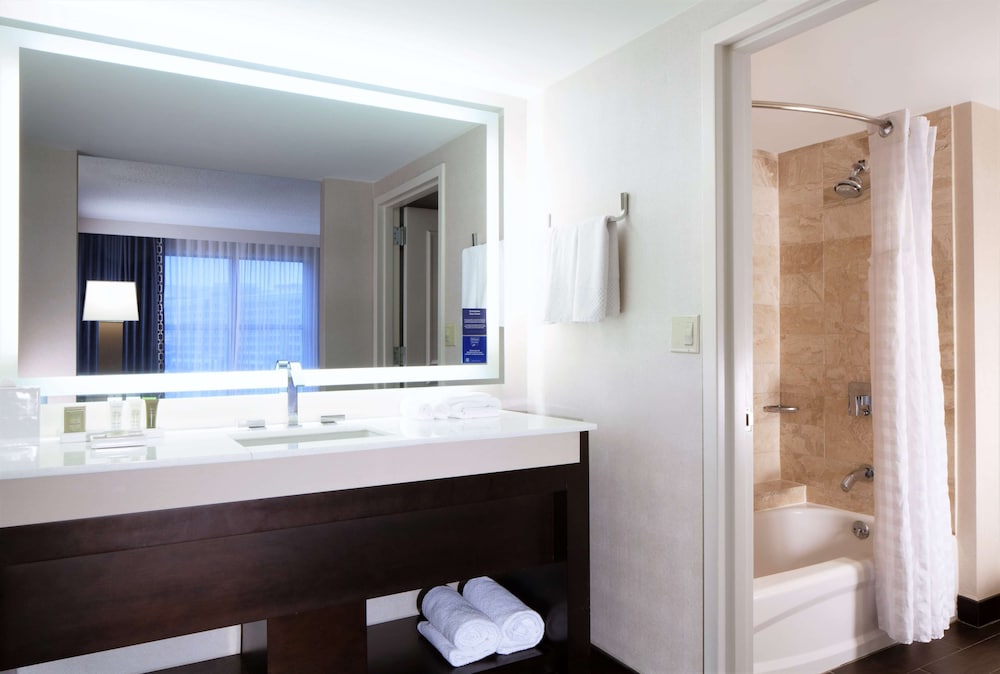 Hilton Alexandria Old Town 26/74