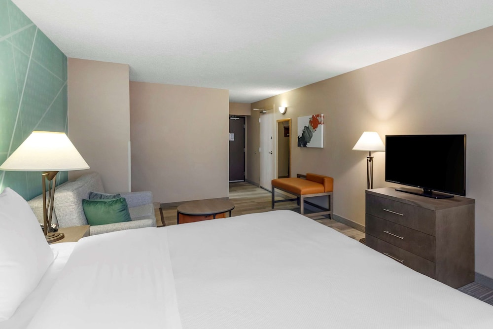 Comfort Inn and Suites Boulder 11/35