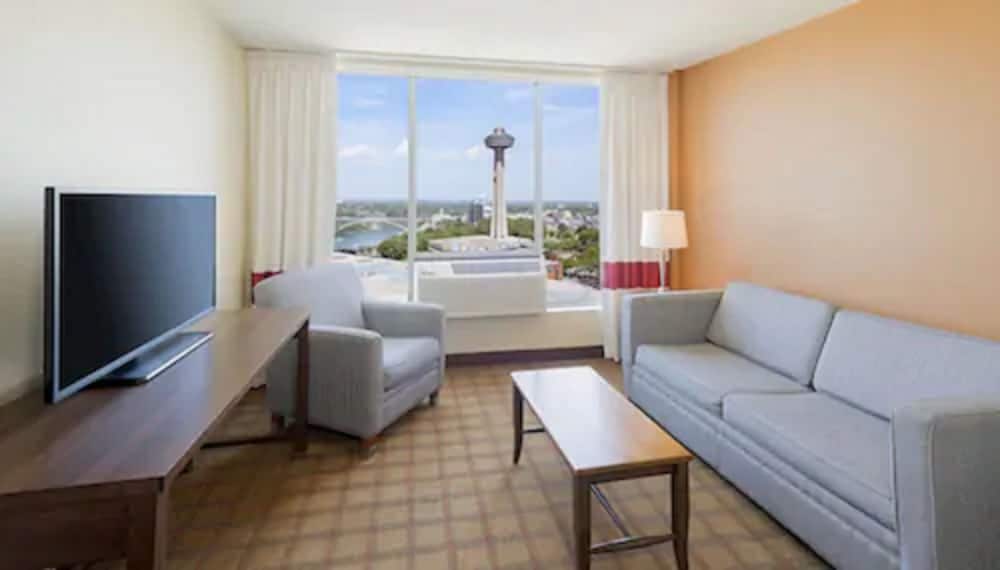 Wyndham Grand Fallsview Hotel 44/65