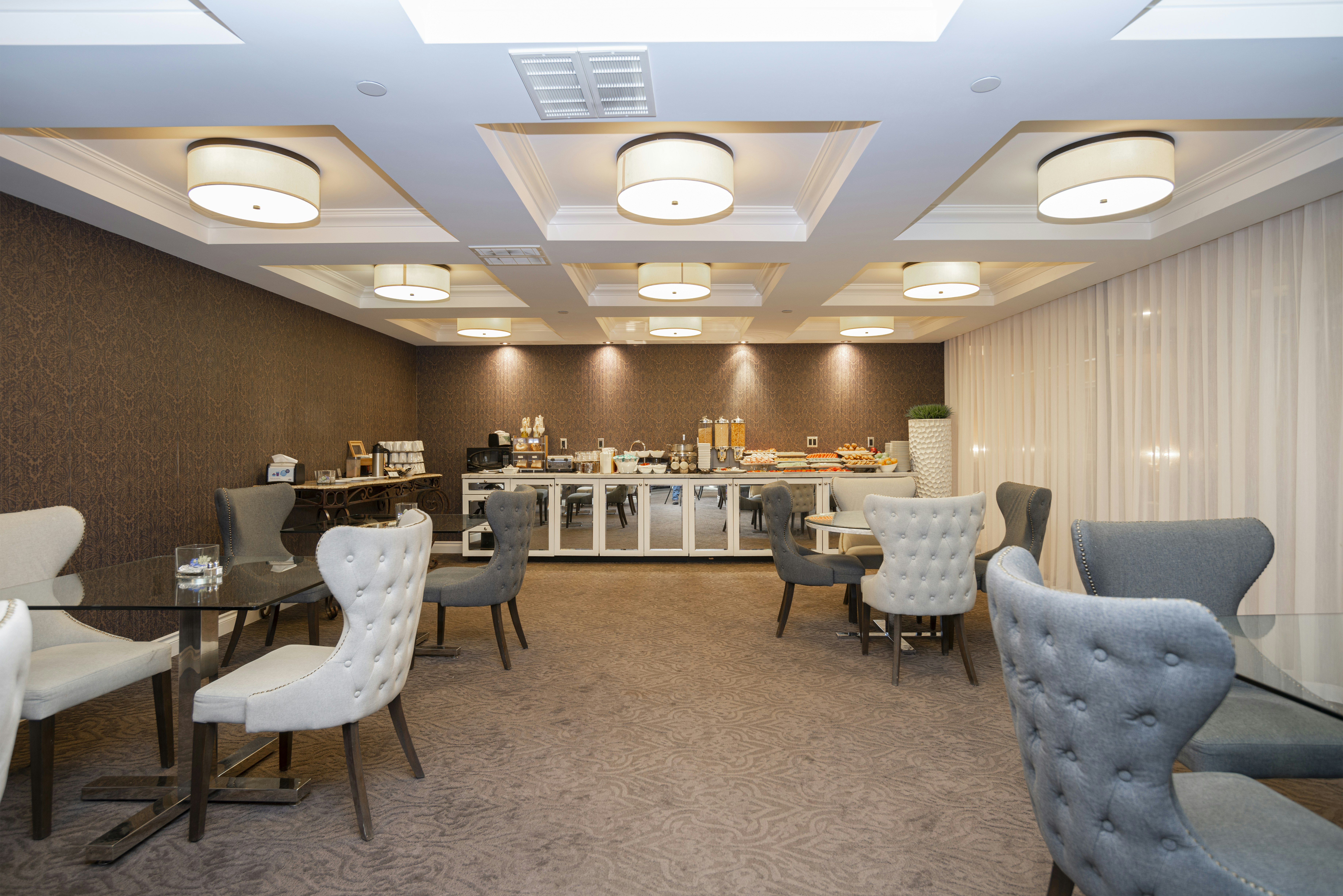 Sandman Signature Edmonton Downtown Hotel 42/46