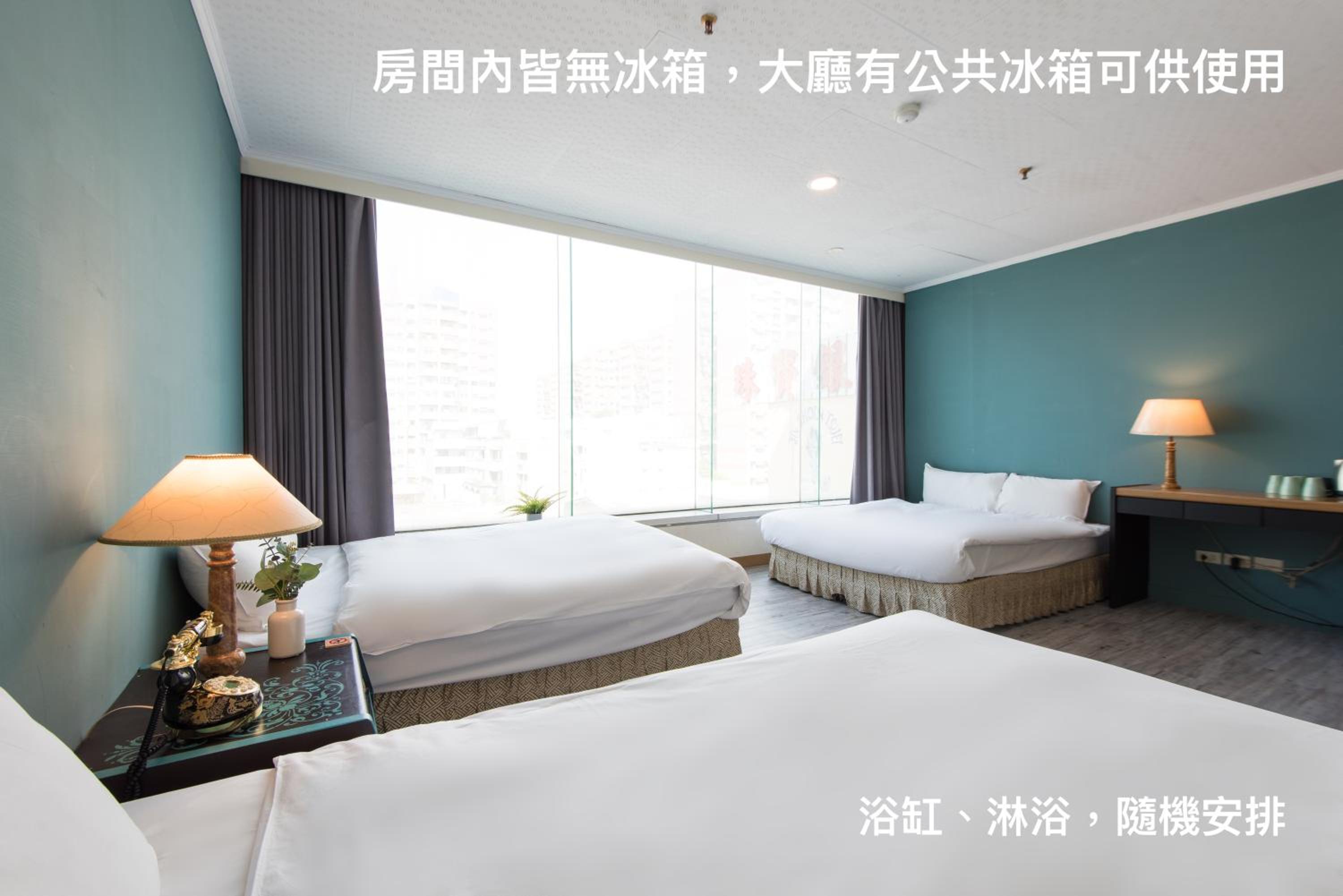Room, Quintuple