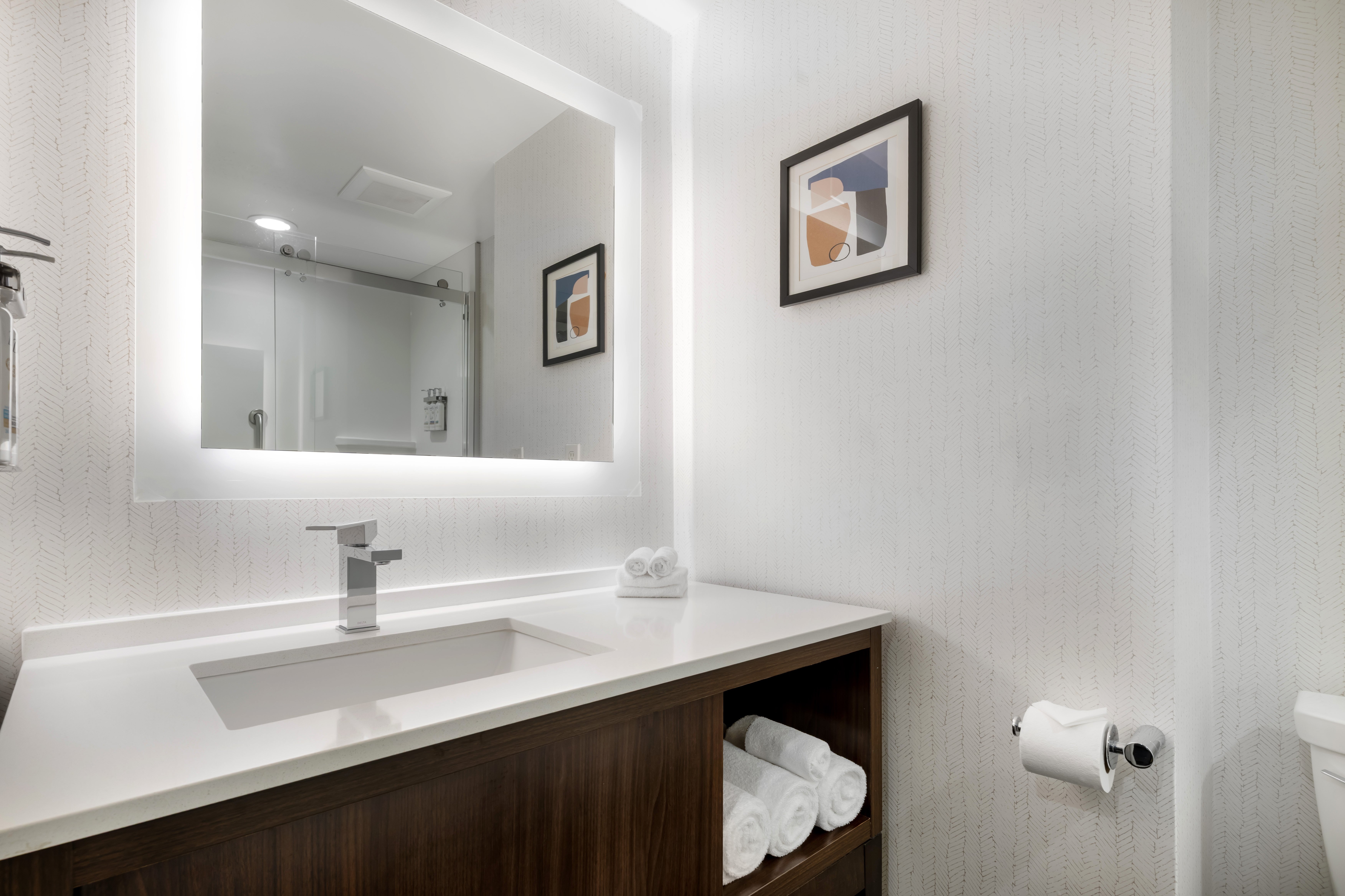 Holiday Inn Hotel Suites Oakland Airport 77/77
