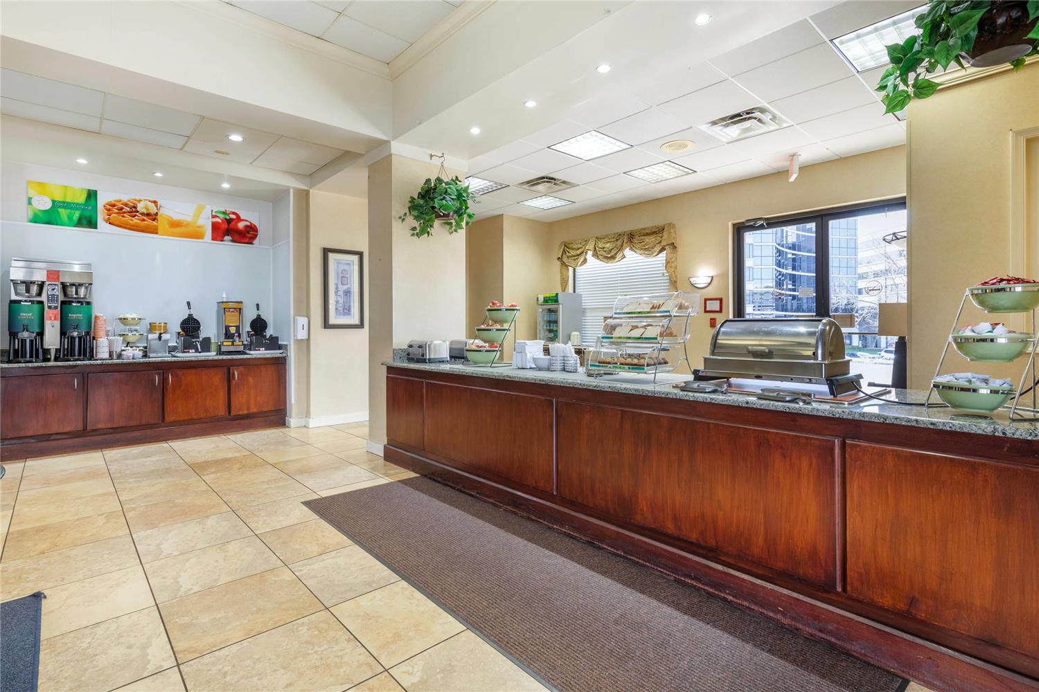 Suburban Studios Tysons Corner 4/22