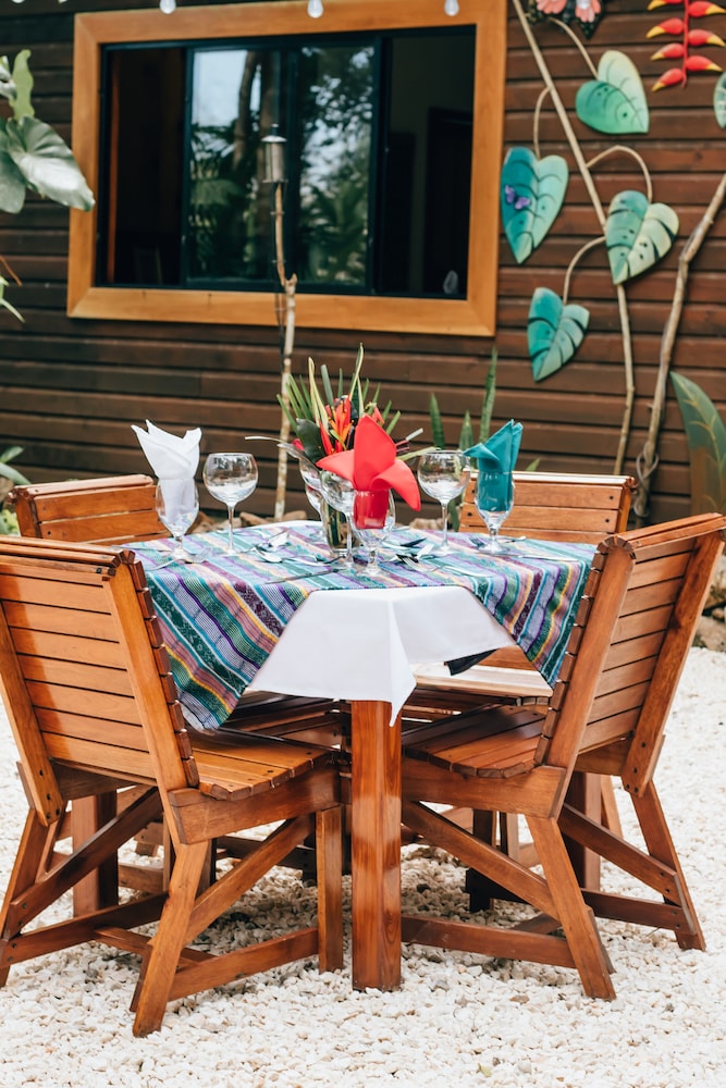 Mariposa Jungle Lodge 35/50