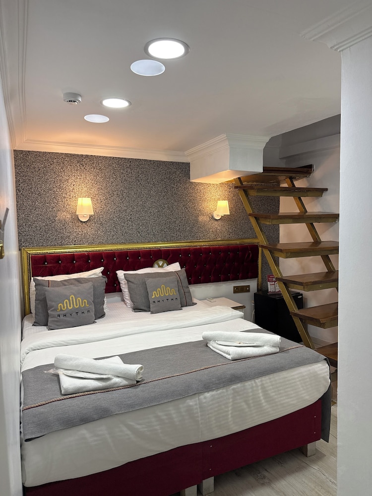 Rhythm Hotel 24/50