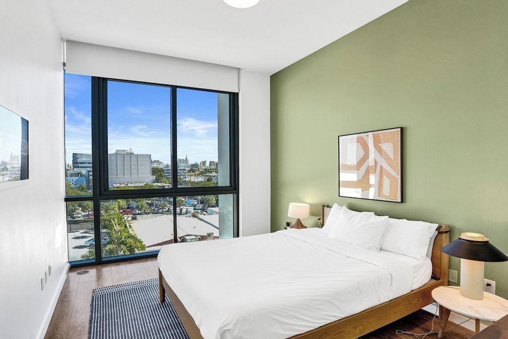 2 Bedrooms, Gallery, Apartment, King and Queen Bed, City View, Sofa, Kitchen
