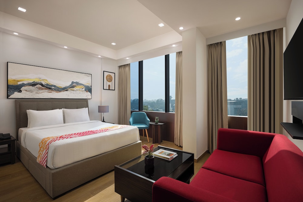 Luxe Queen Room