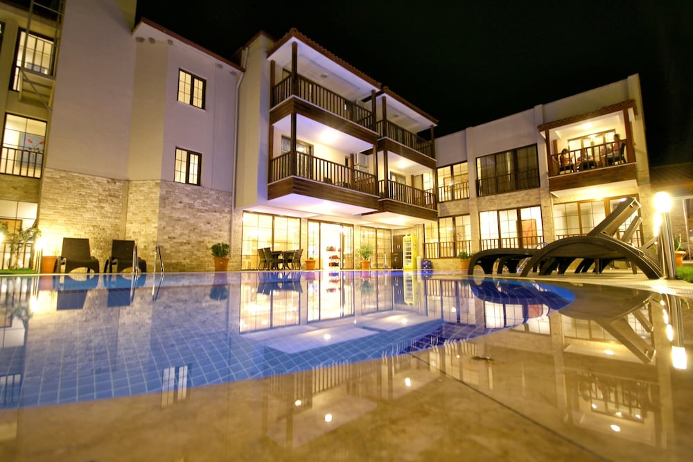Venus Suite Hotel 43/50