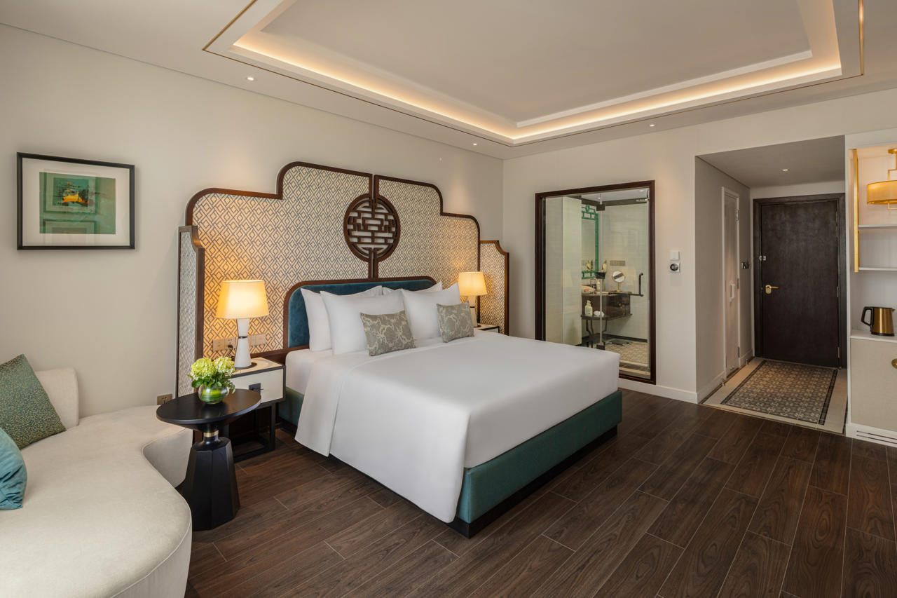 Grand Royal Riverside Hue 21/43