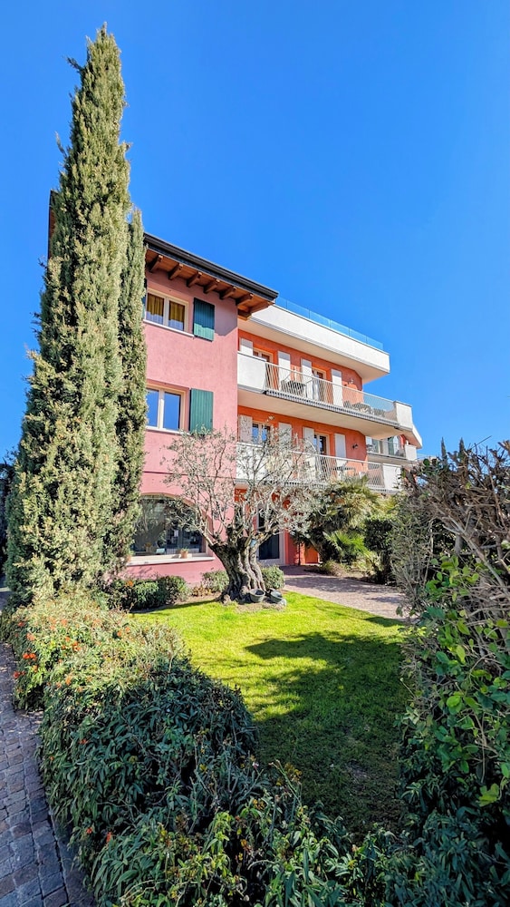 Acqua Resorts 32/40