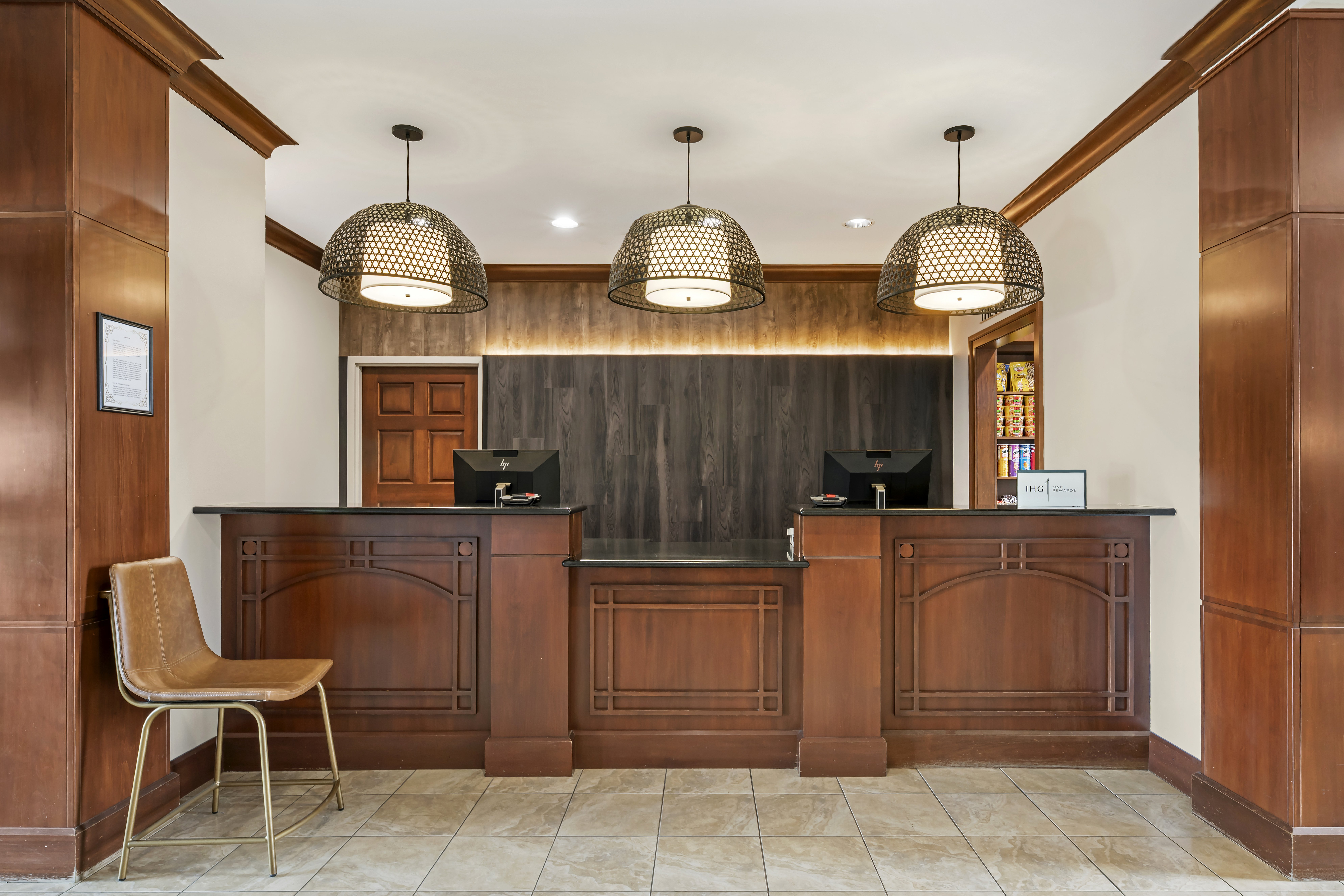 Staybridge Suites Milwaukee West-Oconomowoc 4/73