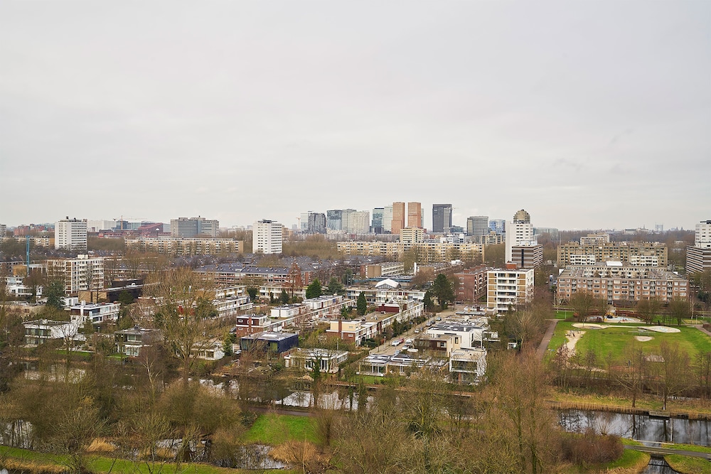 Radisson Hotel and Suites Amsterdam South 46/50