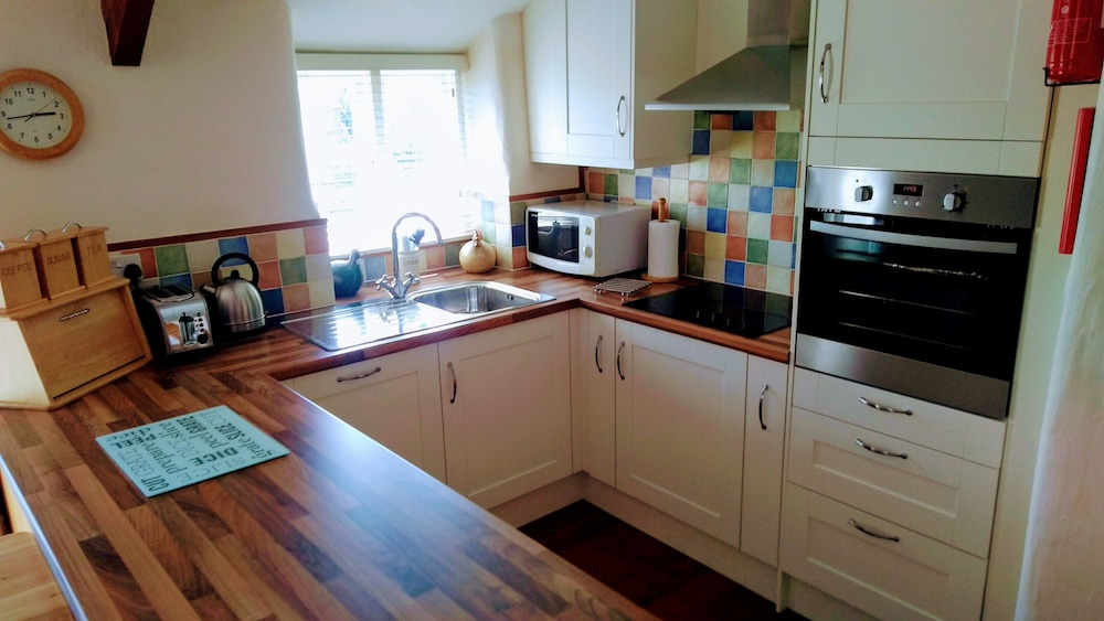 Degembris Cottages 17/24