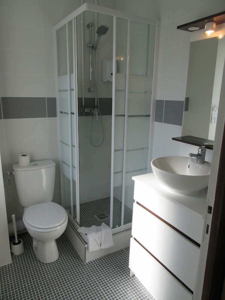 Sorti P Tit Dej Hotel Saintes 47/50