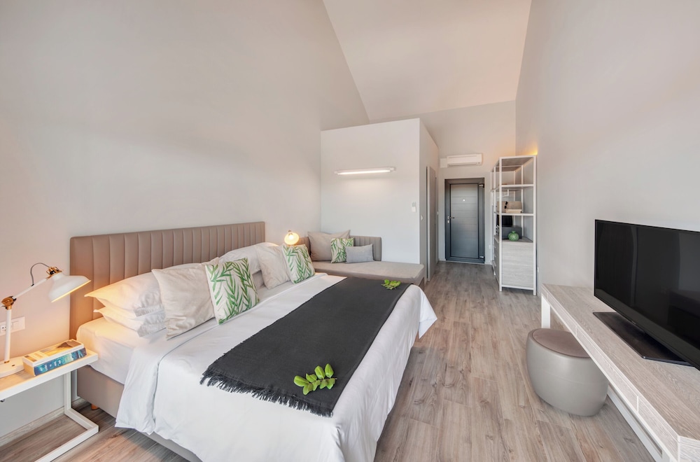 Gava Waterman Milna Resort 24/74
