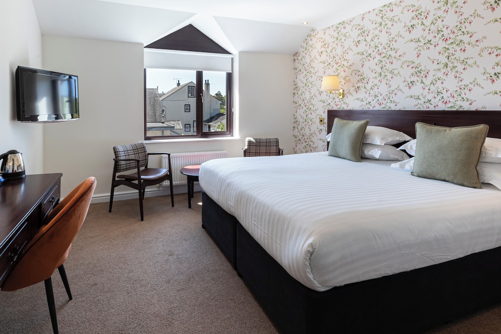 غرفة كلاسيكية بسرير كينج يُسمح فيها بالحيوانات الأليفة، Lake District Castle Inn 3/7