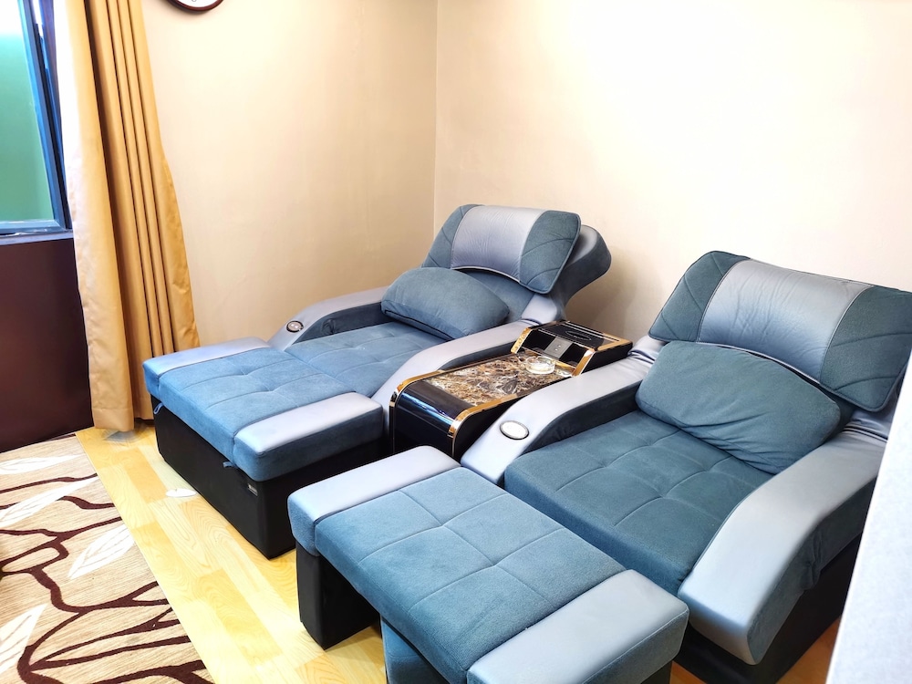 NANYANG KING'S GATE HOTEL 26/47