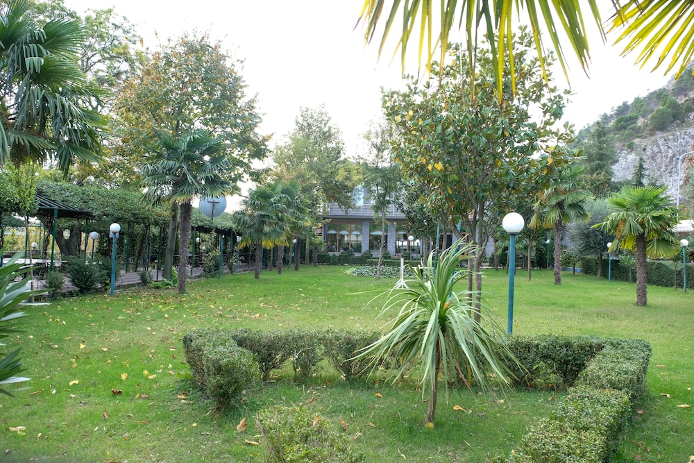 Buna Park Hotel Shkoder 39/50