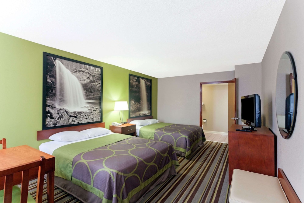 غرفة بسريرين كوين للمدخنين لذوي الإعاقة، Super 8 By Wyndham Clarksville Northeast 3/5