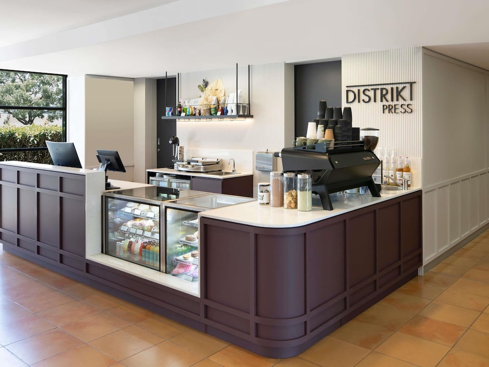 Mercure Sydney Blacktown 51/72