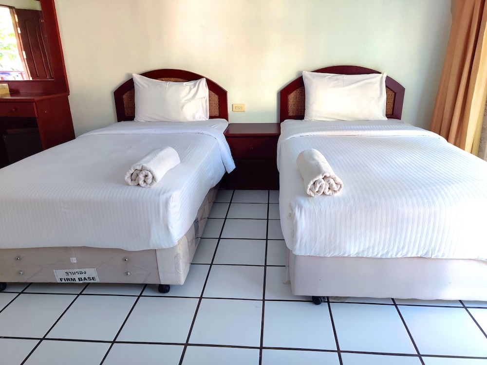 Thongpaeka Hotel 20/50