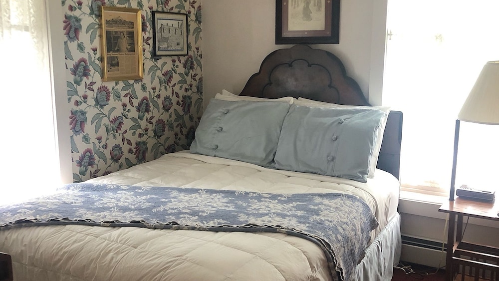 Multiple Bedrooms, Deluxe, Villa, King and Twin Beds, 4 Queen Beds, Hot Tub
