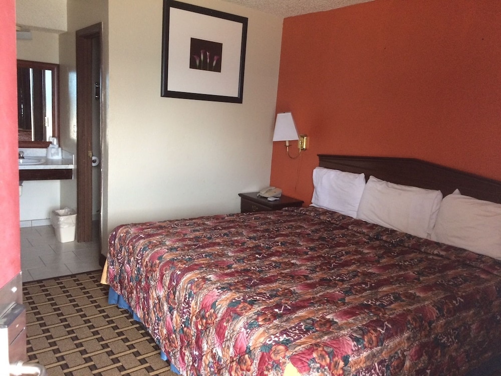 Relax Inn Henryetta 15/28
