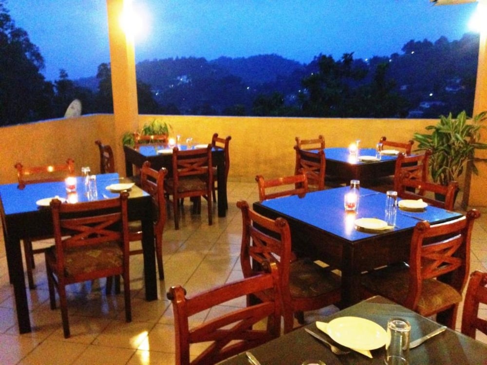 Kandy View Hotel 45/56