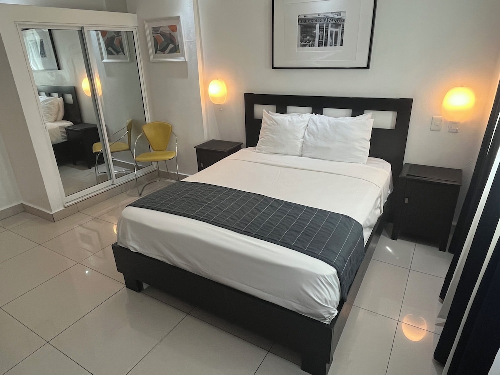 City Caribbean Hotel Boutique 17/65