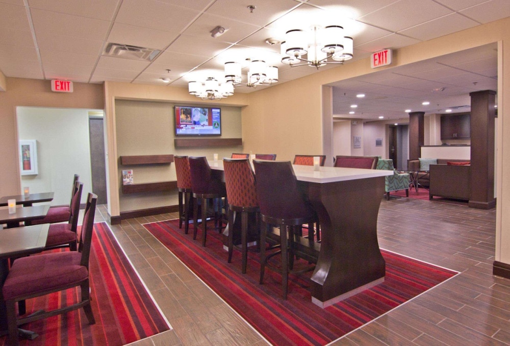 Hampton Inn Columbus South 34/45