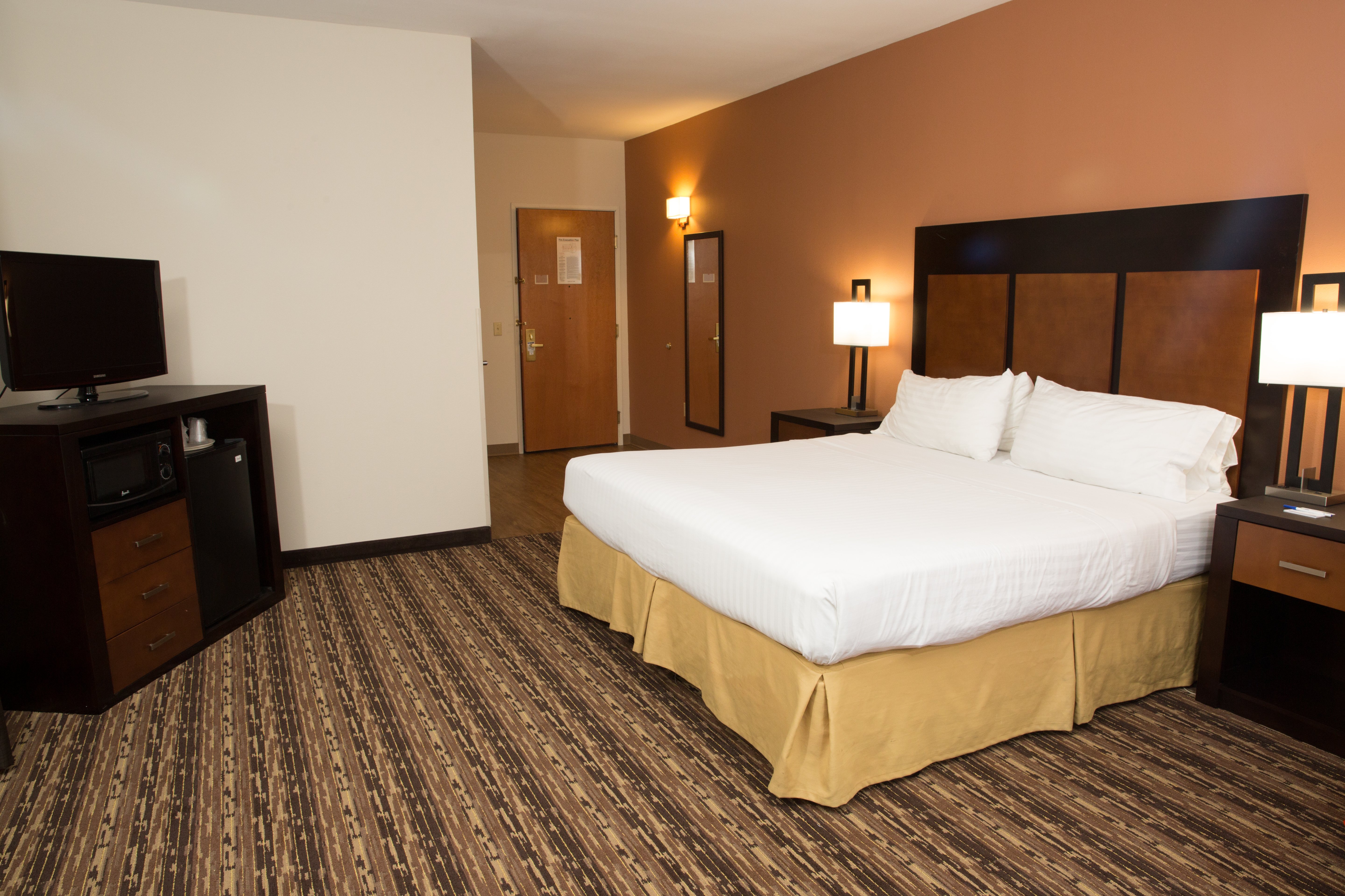 Holiday Inn Express Hotel Suites Cherokee Casino 21/49