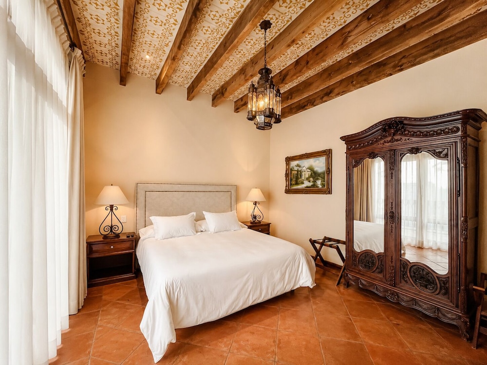 Hacienda Los Arcangeles 17/49