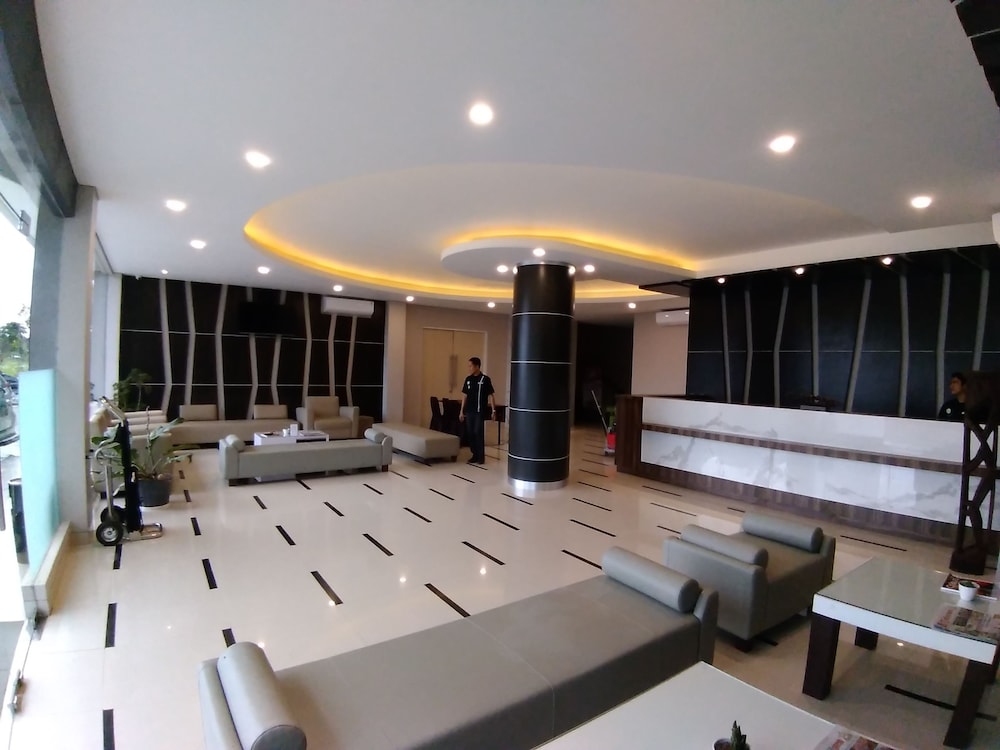 Emerald Hotel 6/59