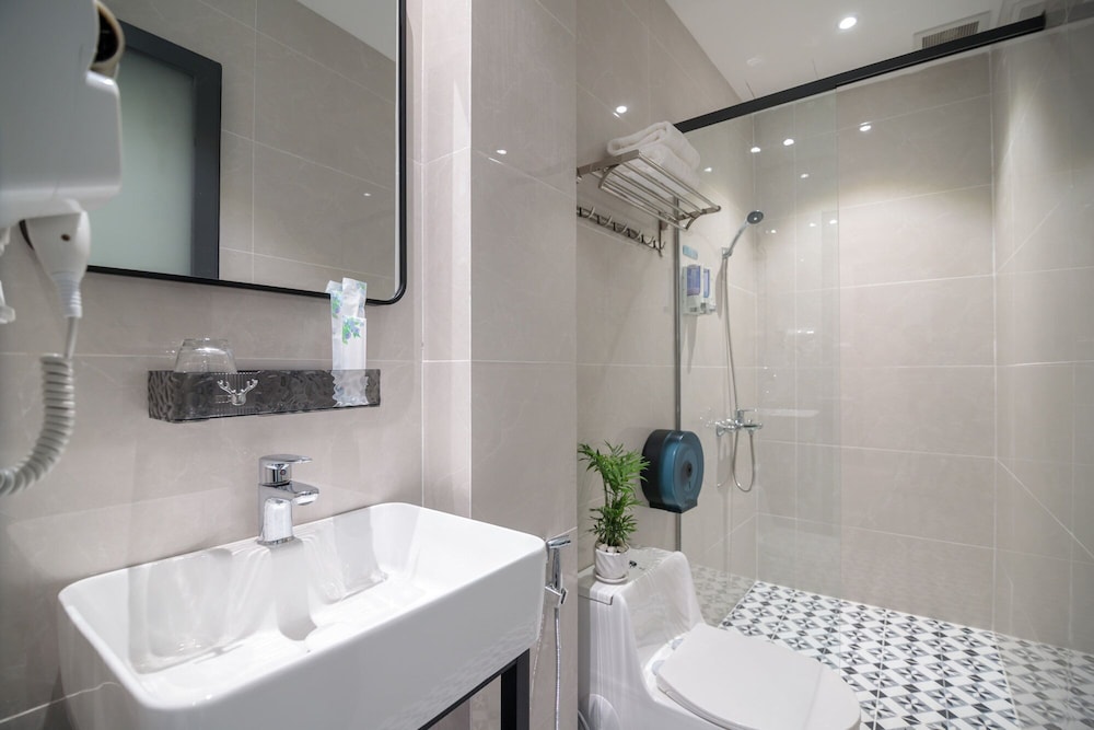 Bin Bin Hotel 16 - Near Bui Vien Walking Street 48/50