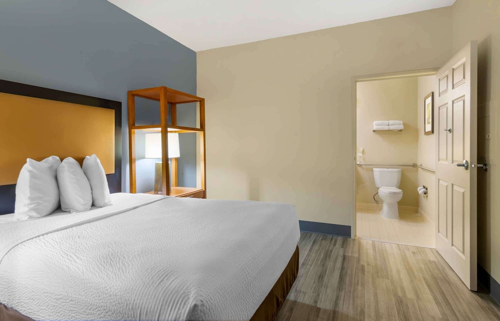 Extended Stay America- Kansas City - Overland Park - Metcalf 26/53