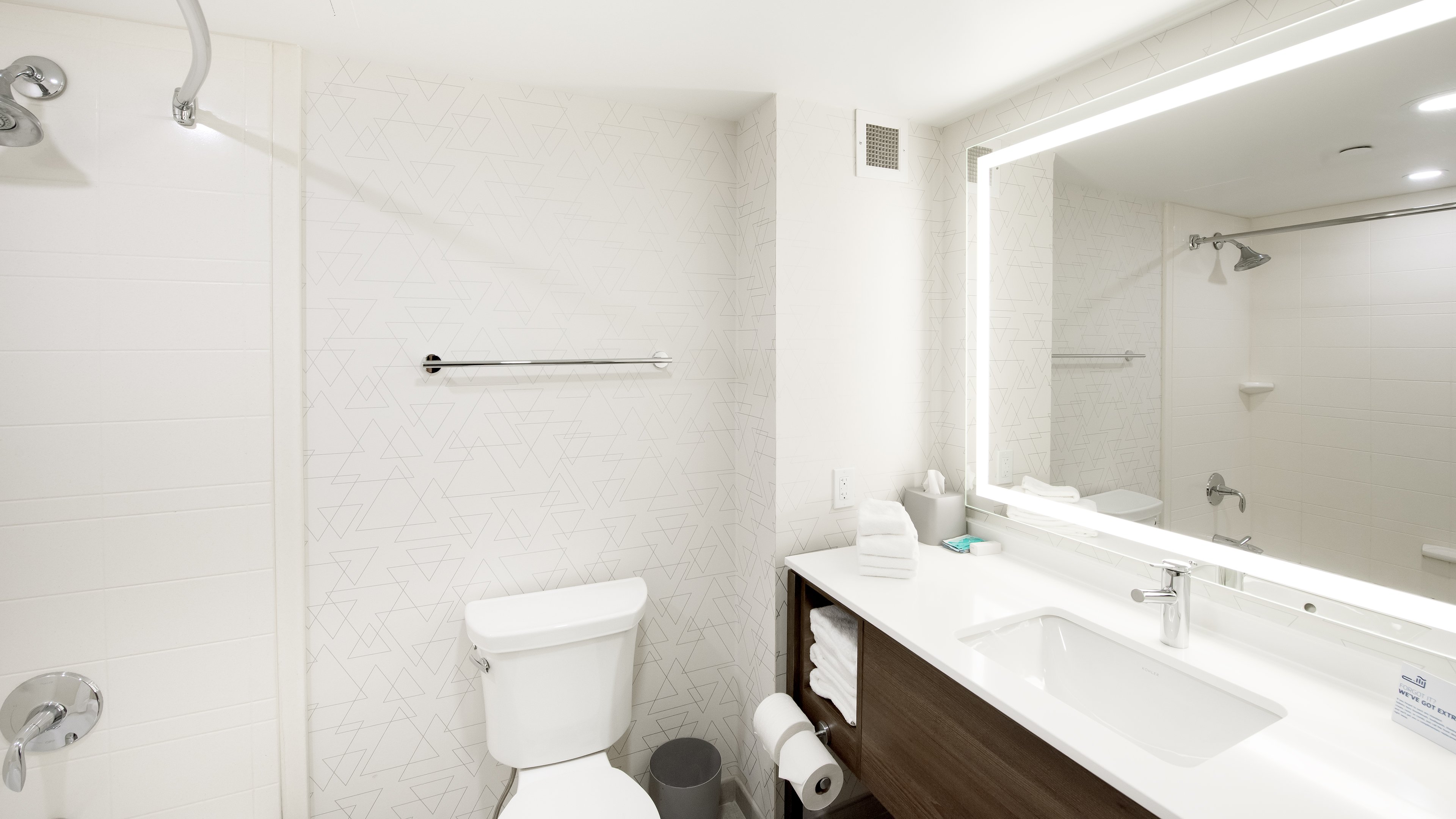 Holiday Inn Express Hotel Suites Waterloo St Jacobs 76/78